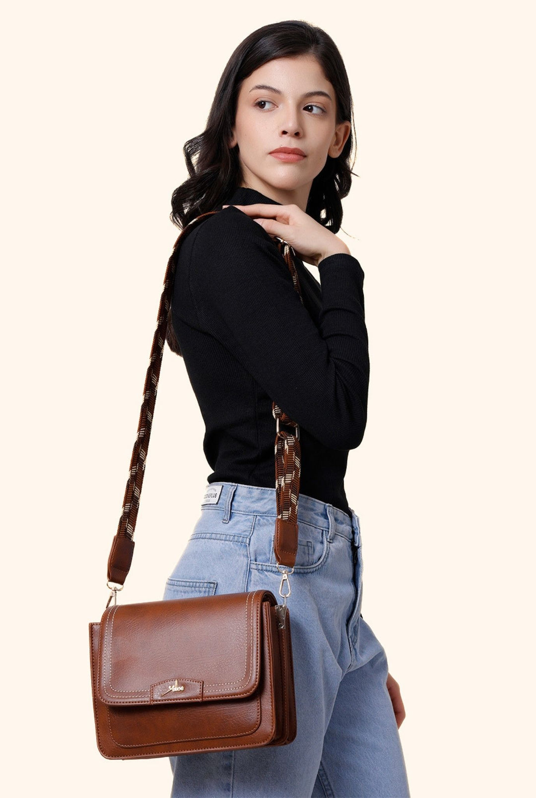 Veyna Sling Bag
