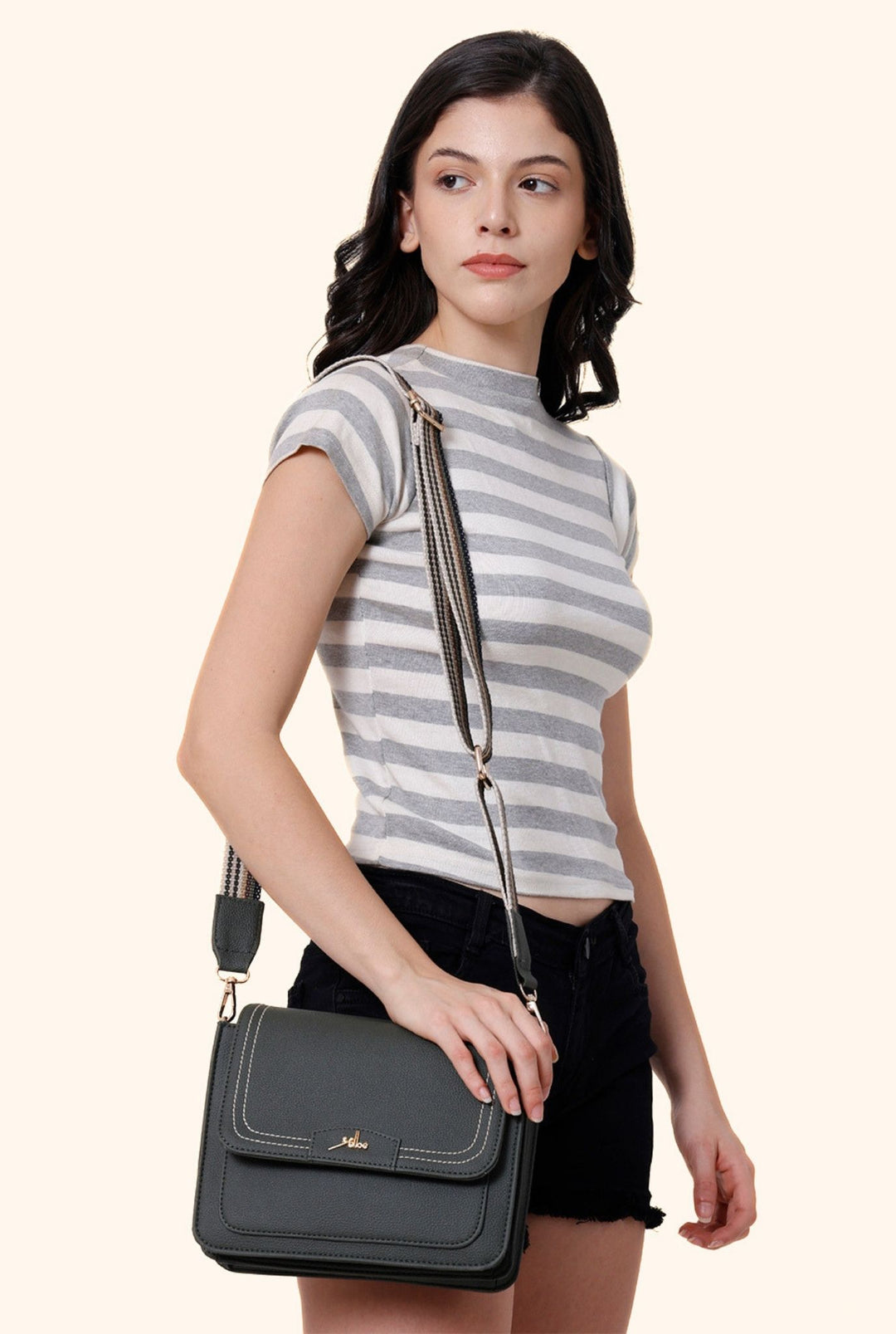 Veyna Sling Bag