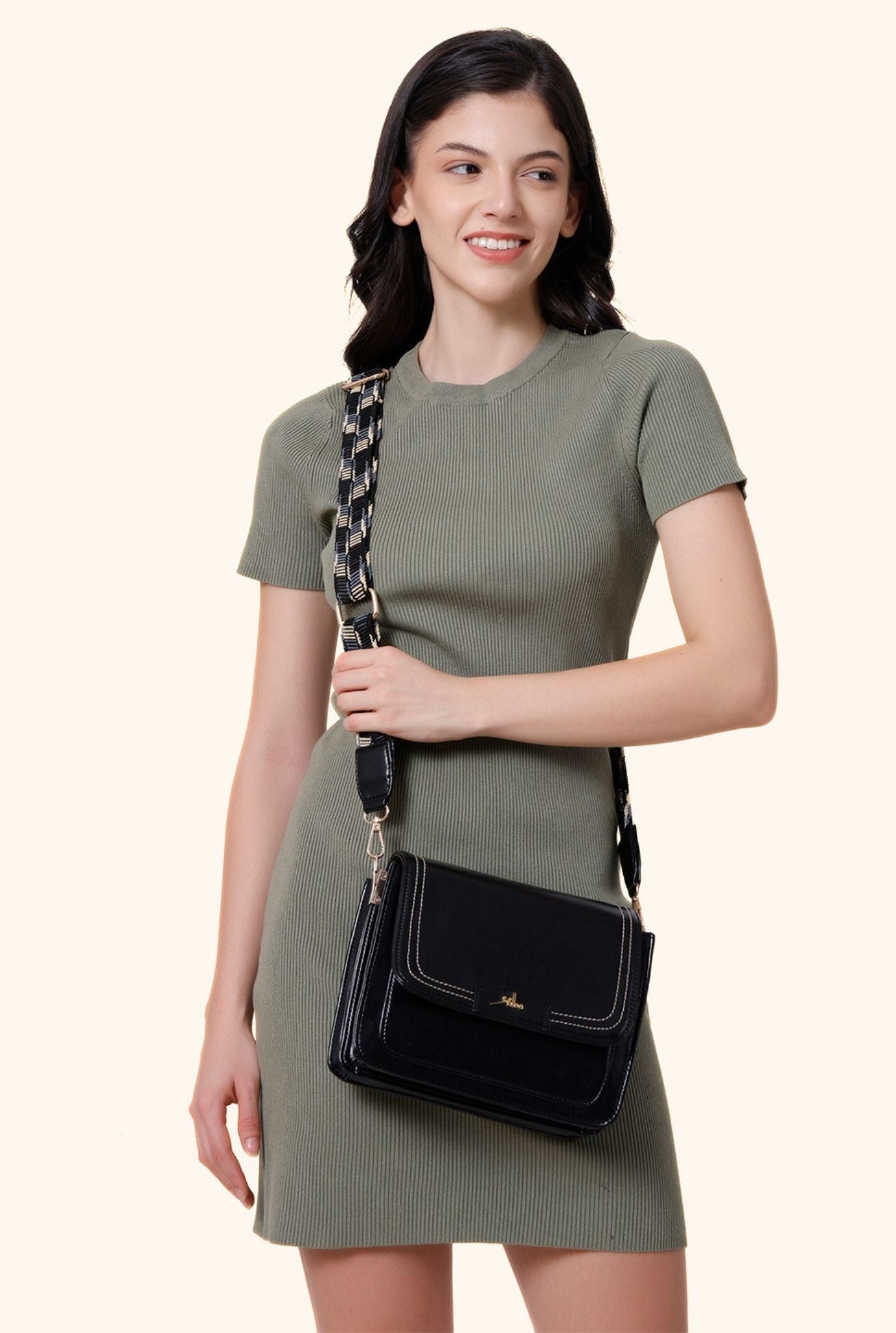 Veyna Sling Bag