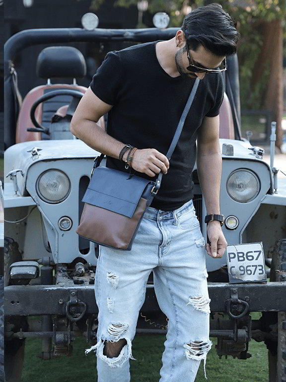 Aster Messenger Bag